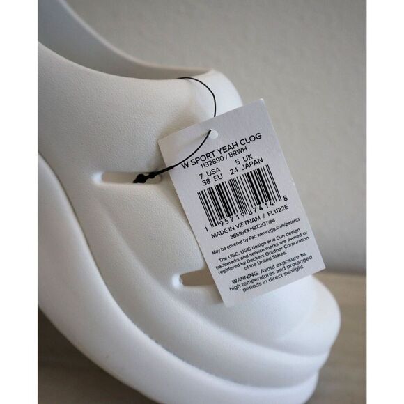 UGG 1132890 Women Sz 7 Bright White Water-Resistant Slip-On Sport Yeah Clogs - Picture 7 of 8